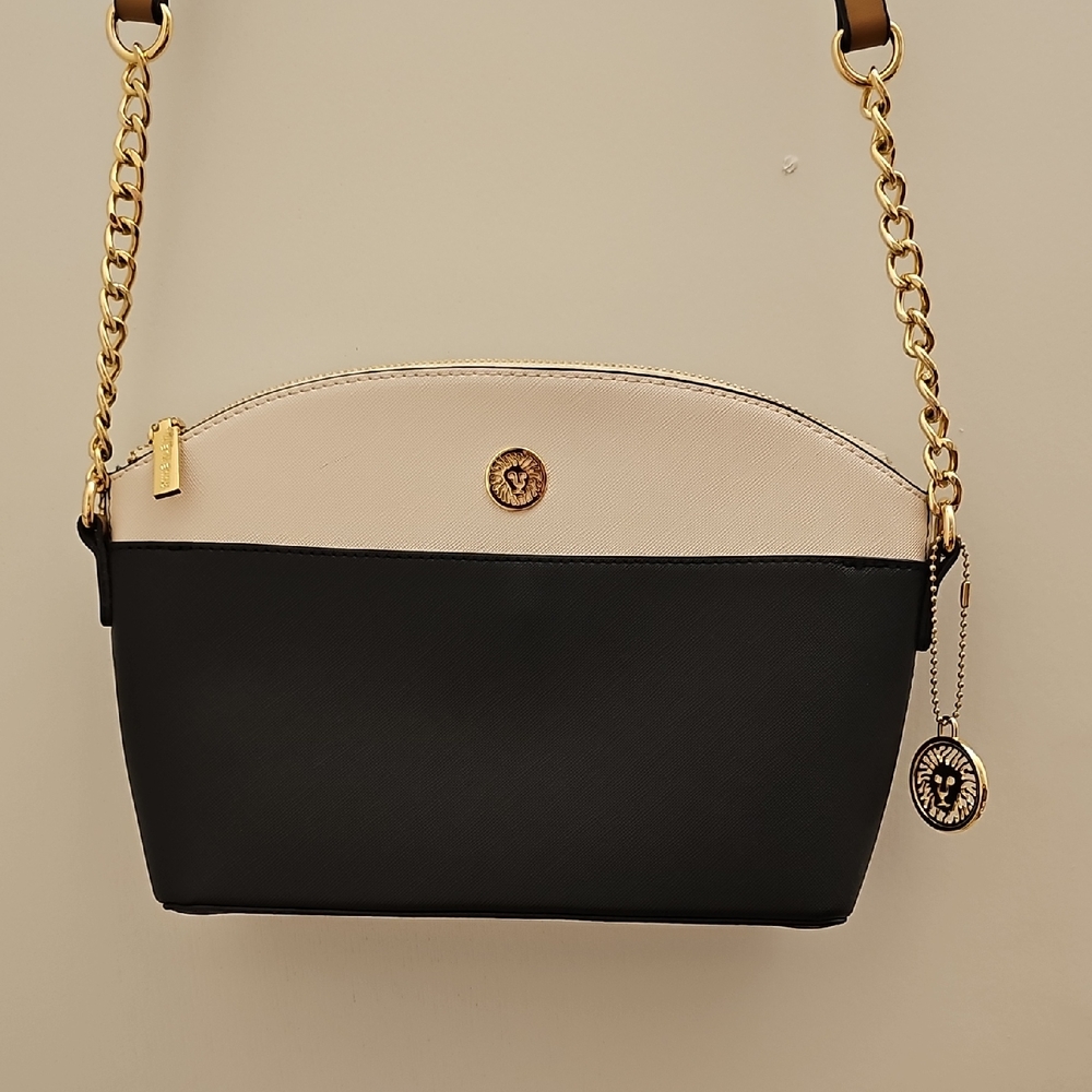 Elegant Black and Cream Shoulder Bag